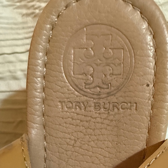 Tory Burch Tan Sandals with Gold Details - Picture 4 of 5